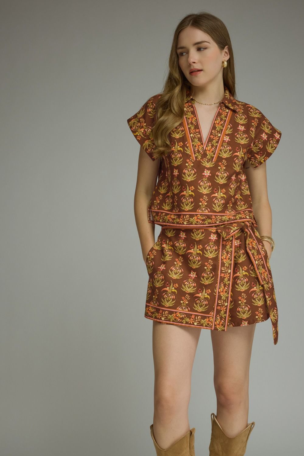 Golden Garden Short Sleeve Top In Brown