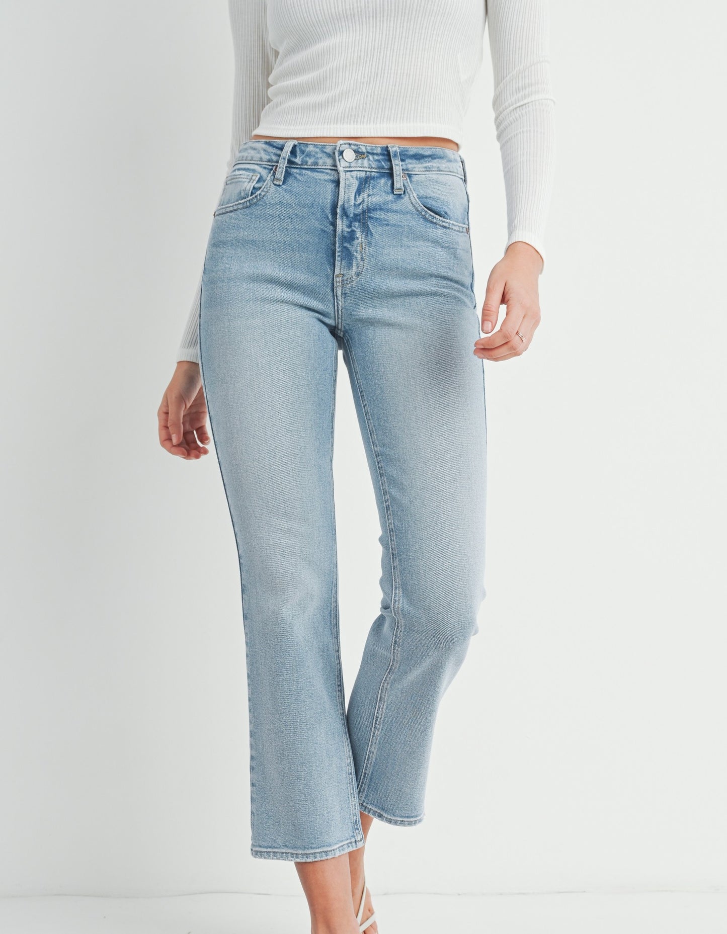 Lindsay Slim Cropped Bootcut in Light Denim