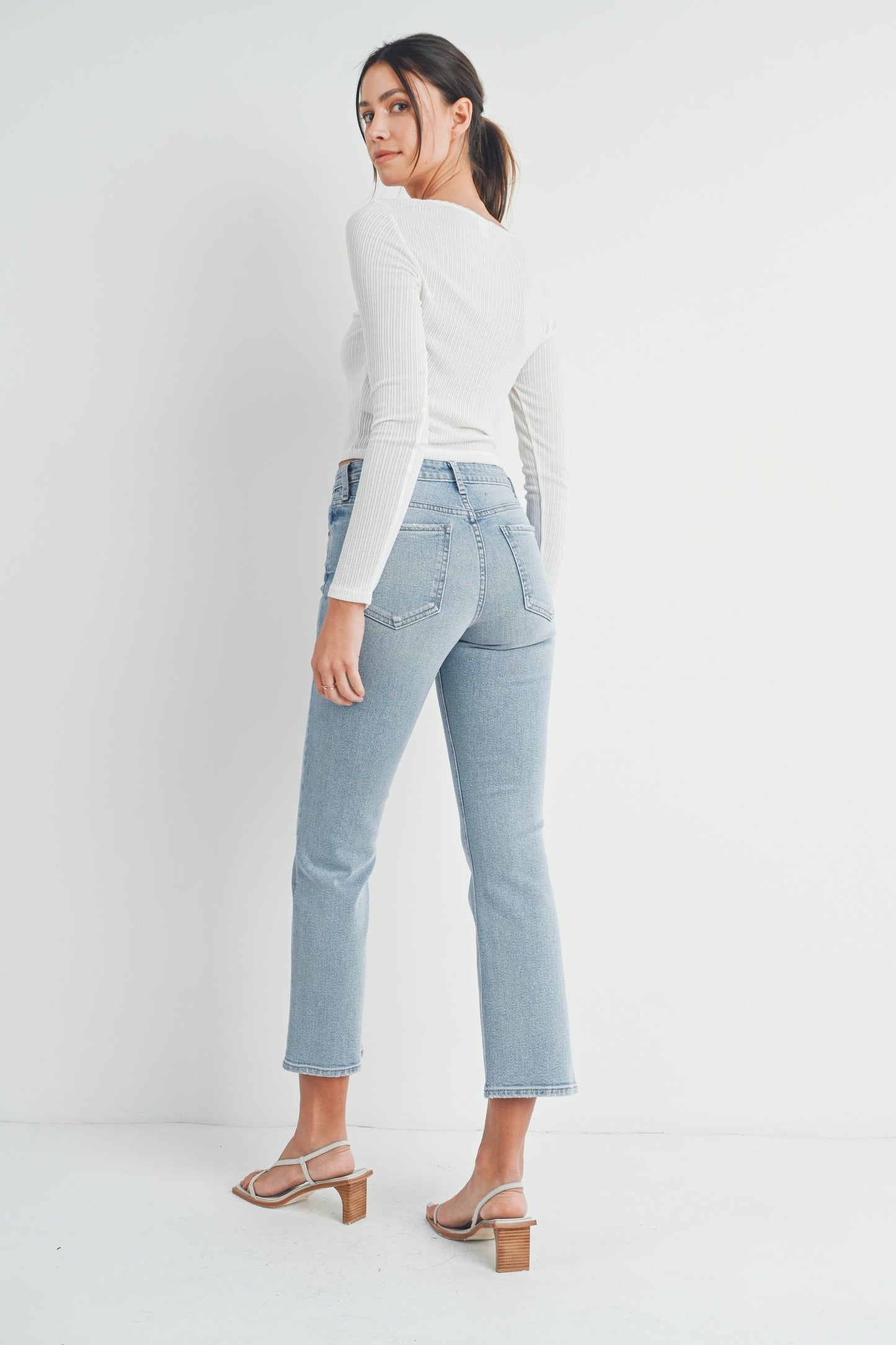 Lindsay Slim Cropped Bootcut in Light Denim