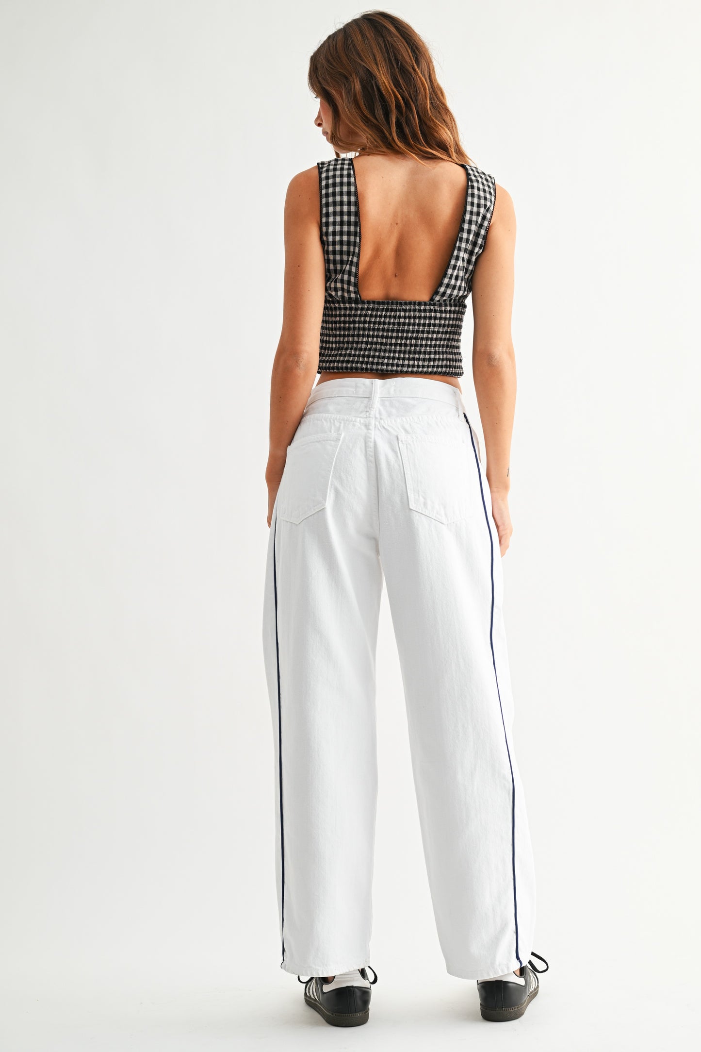 Shea Baby Barrel Twist Jean In White/Navy Piping