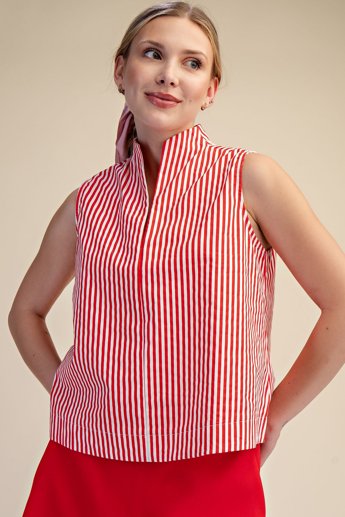 Standing Collar V-Neck Sleeveless Stripe Top