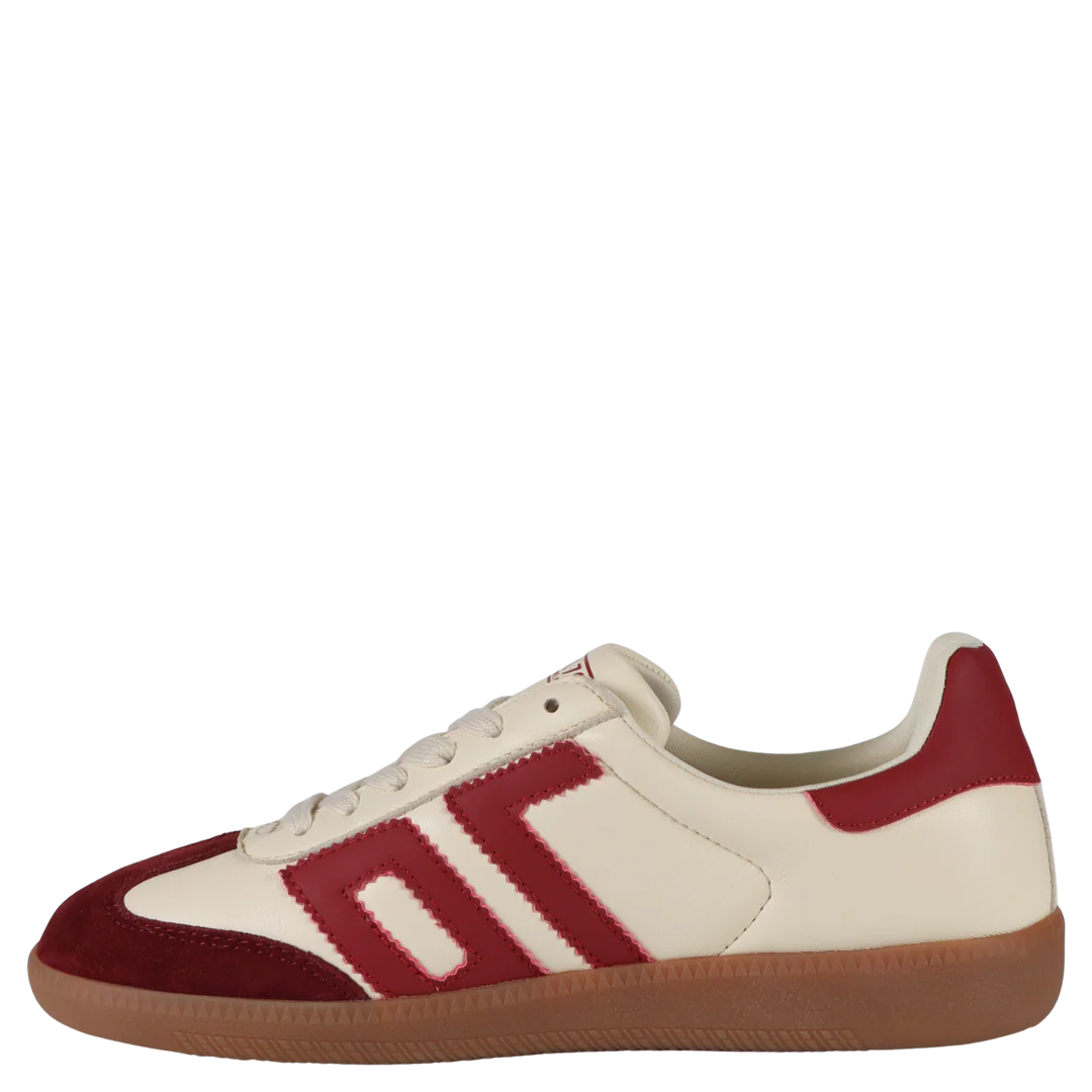 Back 70 Cloud NM In Milk Wine Sneakers