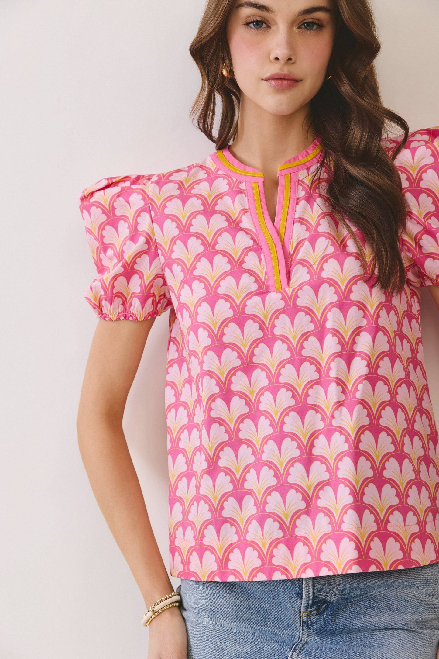 Geometric Print Split Neckline Puff Sleeve Top