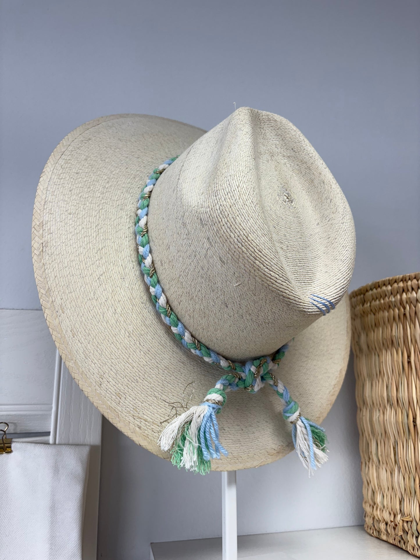 Tipsy Threads Coastal Colors White Palm Hat