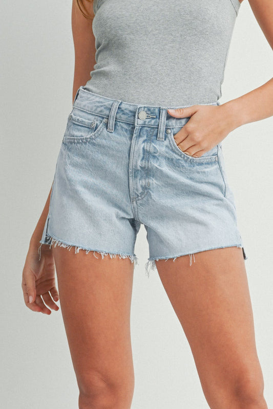 Val High Rise Vintage Shorts In Light Denim