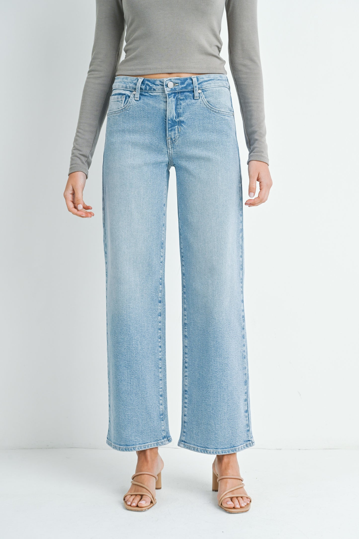 Harlie Mid Rise Slim Wide Leg Jean In Light Denim