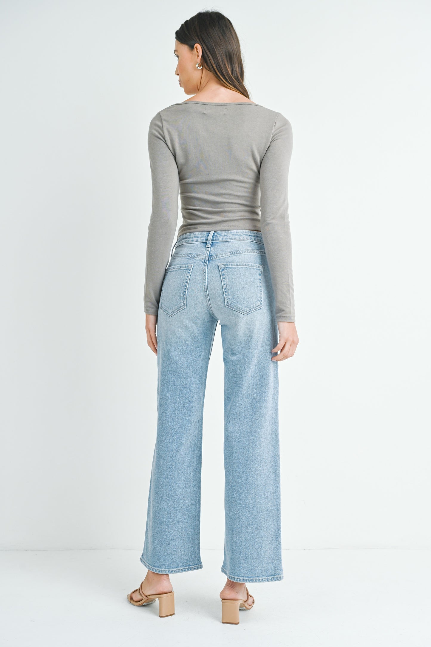 Harlie Mid Rise Slim Wide Leg Jean In Light Denim