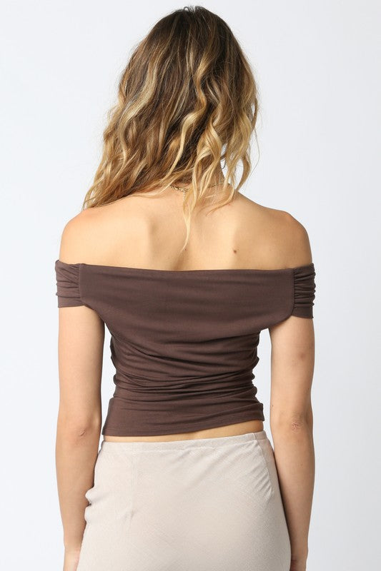 Leslie Off Shoulder Top In Brown