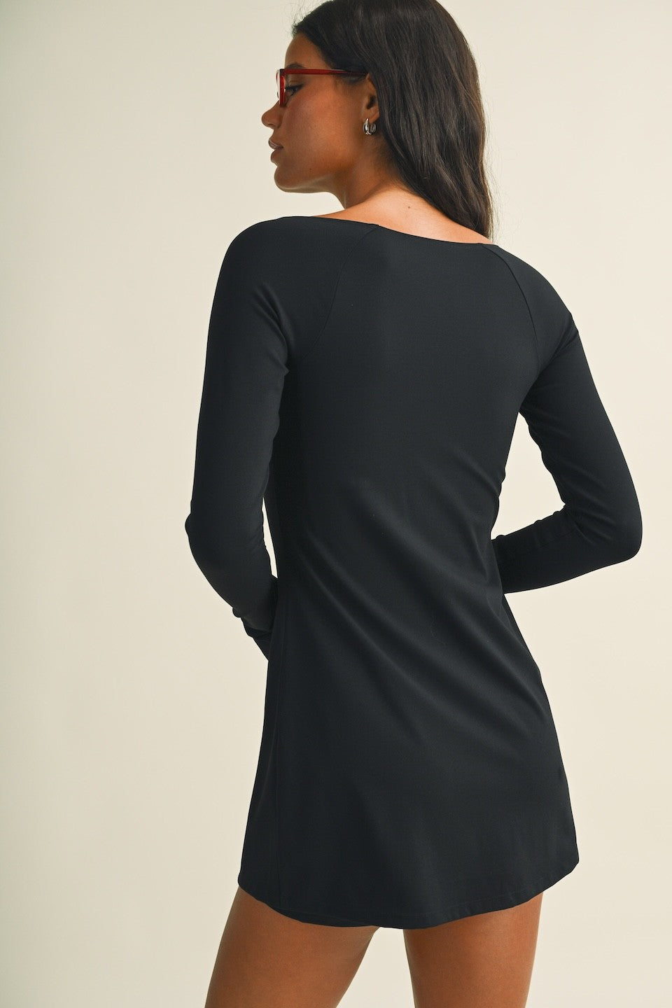 Long Sleeve Sweetheart Dress In Black