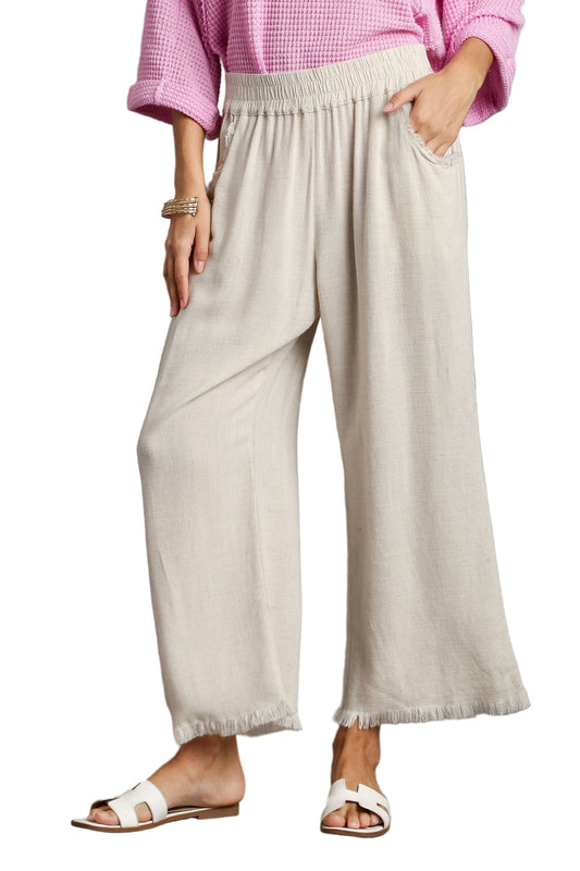 Living In Linen Pants In Oatmeal
