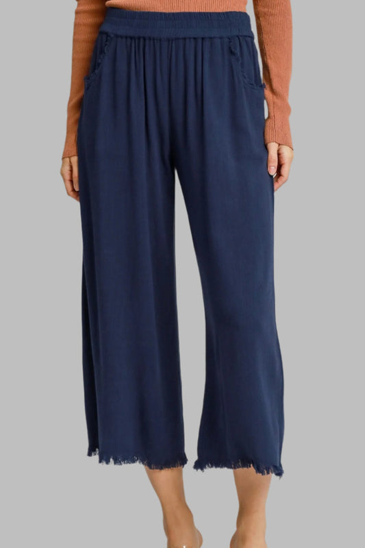 Living In Linen Pants In Navy