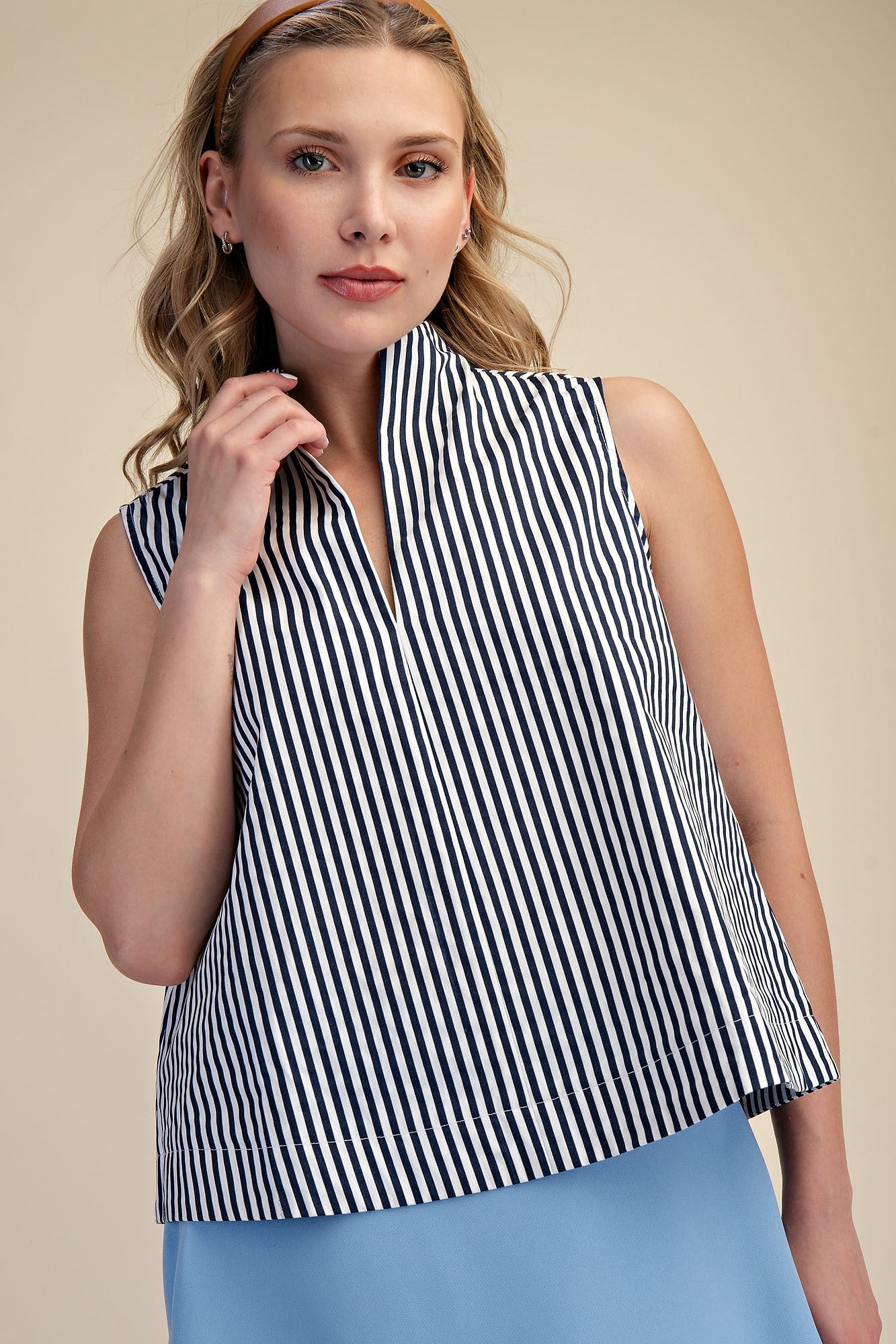 Standing Collar V-Neck Sleeveless Stripe Top