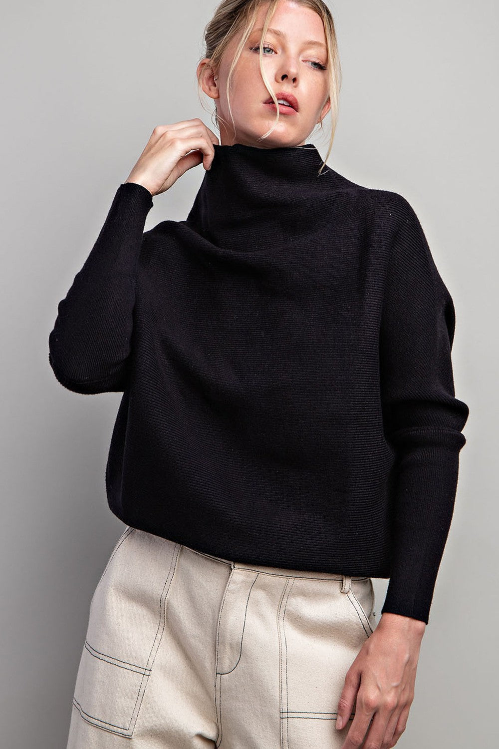 Slouch Mock Neck Pullover In Black