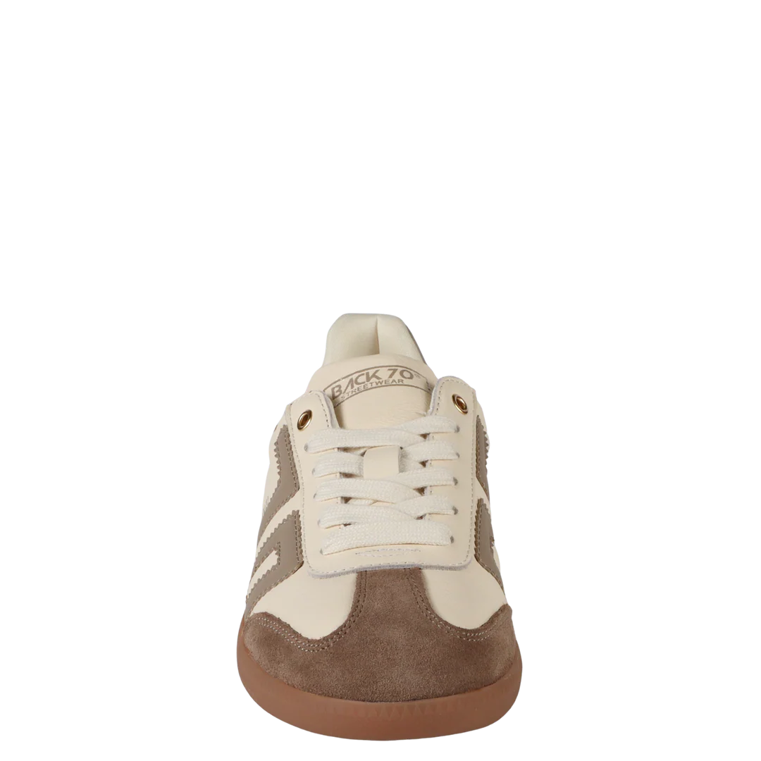 Back 70 Cloud NM in Milk Taupe Sneakers