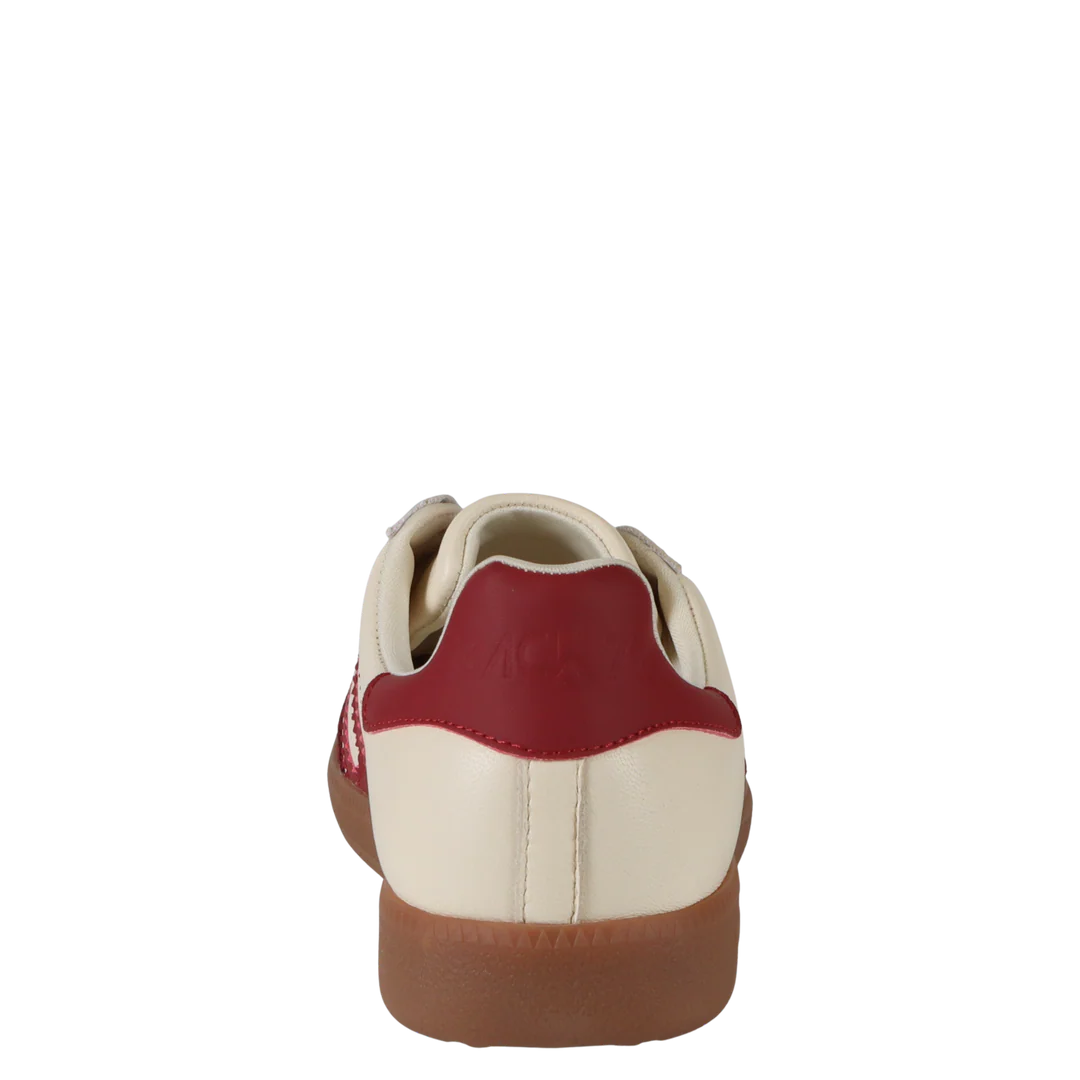Back 70 Cloud NM In Milk Wine Sneakers